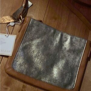 NWT Shiraleah Chicago Metallic Silver & Tan Vegan Leather Crossbody Bag